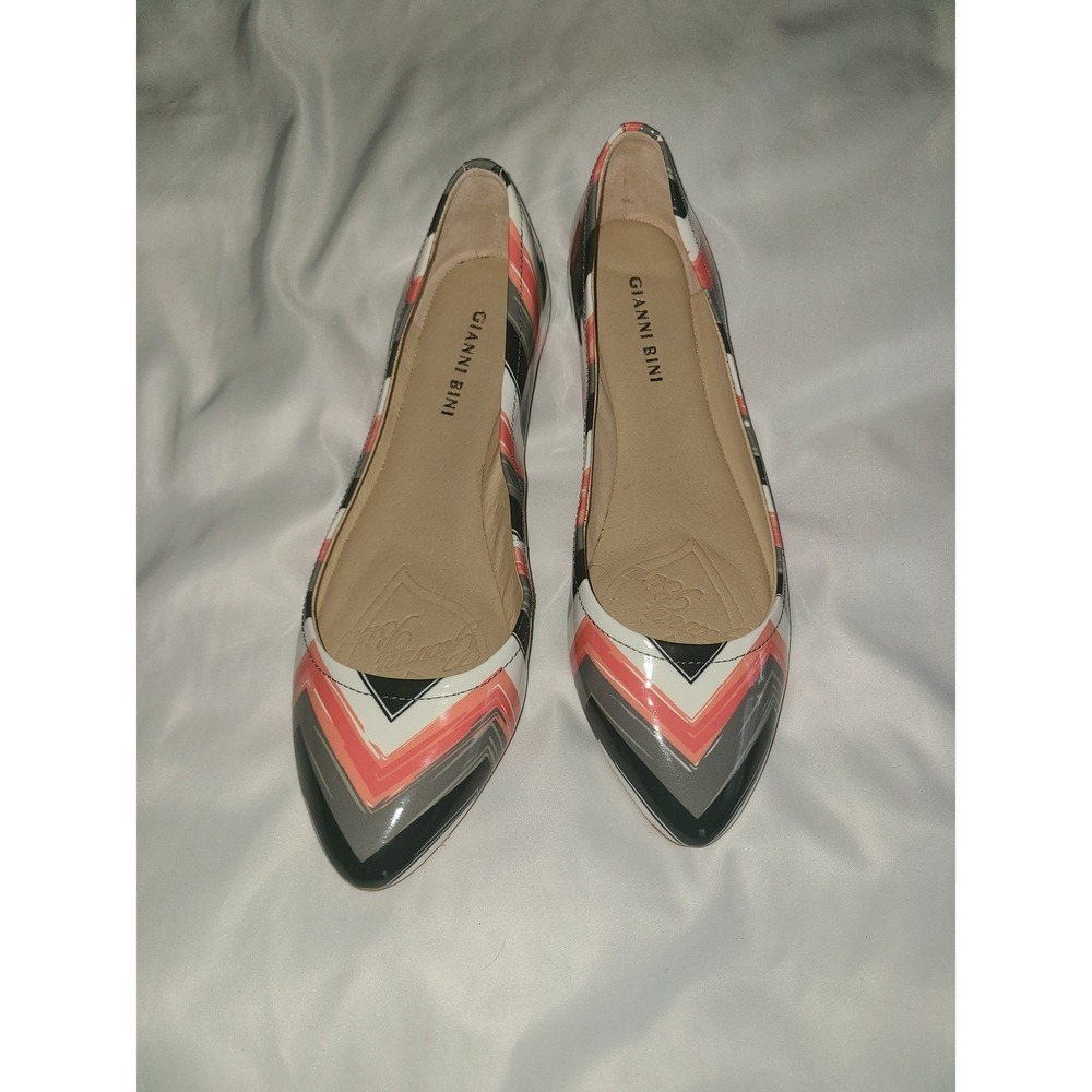 Gianni Bini Torrie Pointed Toe Ballet Flats Coral Combo Chevron Print Size 8.5